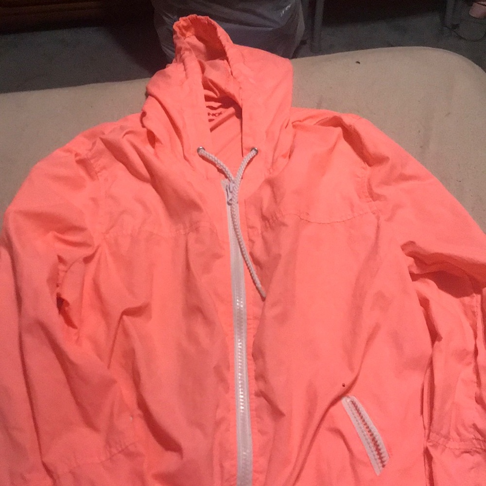 Wind breaker